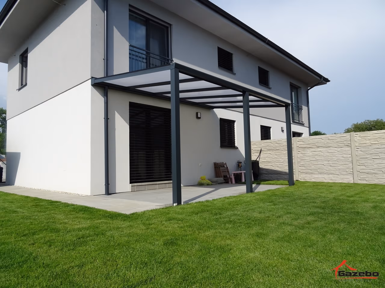 Hliníková pergola na mieru v Galante — pergola na terasu a carport