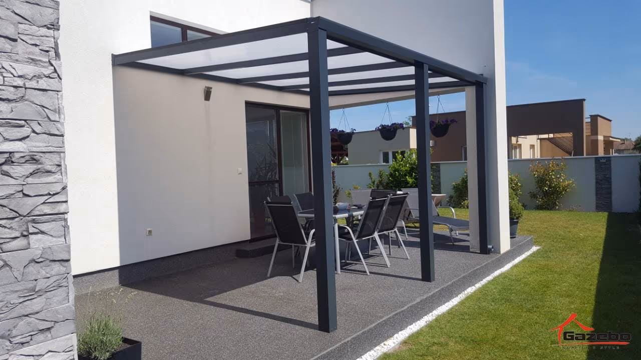 Hliníková pergola na mieru v Dunajskej Strede — bezúdržbové zastrešenie terasy